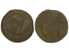 Dupondio. ÉPOCA DE TIBERIO. EMERITA. Anv.: TI. CAESAR (AVGVS)TVS PONT. MAX. IMP. Cabeza laureada de Tiberio a izquierda. Rev.: Puerta, sobre ella AVGVSTA EMERITA. 25,40 grs. Pátina oscura. (Rayitas y 
