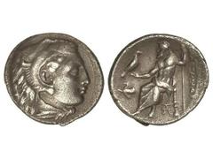 Dracma. 336-323 a.C. ALEJANDRO MAGNO. URBES INCIERTAS DE MACEDONIA, TRACIA y TESALIA. Anv.: Cabeza de Hércules con piel de león a derecha. Rev.: Zeus entronizado a izquierda, detrás leyenda, delante s