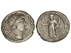 Tetradracma. 98-117 d.C. TRAJANO. ALEJANDRÍA. Anv.: Busto radiado a derecha, alrededor leyenda. Rev.: Figura en pie a izquierda con cornucopia y balanzas. 12,60 grs. G.I.C.-1095 var. MBC.