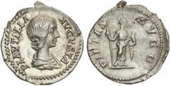 ROMAN COINS: ROMAN EMPIRE Peseta Period Denario. 202-212 d.C. PLAUTILLA. Anv.: PLAVTILLA AVGVSTA. Busto drapeado a derecha. Rev.: PIETAS AVGG. Piedad en pie a derecha con niño en brazos. 3,03 grs. AR.
