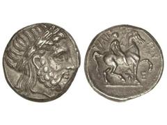 Tetradracma. 359-336 a.C. FILIPO II. AMPHIPOLIS. Anv.: Cabeza laureada de Zeus a derecha. Rev.: Jinete desnudo a derecha, alrededor leyenda y símbolos. 14,20 grs. AR. Se-6680 sim. MBC+/EBC-.