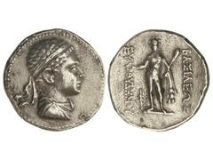 Tetradracma. 190-171 d.C. EUTHYDEMOS II. BACTRIA E INDOGRECIA. Anv.: Cabeza diademada a derecha. Rev.: Hércules en pie de frente, a los lados leyenda. 15,80 grs. AR. (Rayitas en reverso). RARA. Se-753