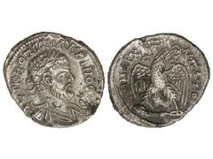 Tetradracma. 217-218 d.C. MACRINO. SIRIA. Anv.: Busto laureado a derecha. Rev.: Águila de frente, cabeza a derecha. 11,90 grs. (Algunas oxidaciones). G.I.C.-2948. MBC+.