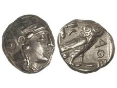 Tetradracma. 393-300 a.C. ATENAS. Anv.: Cabeza de Atenea con casco a derecha. Rev.: Lechuza en pie a derecha, delante A¶E, detrás rama de olivo y creciente. 17,20 grs. AR. Se-2537. MBC+.