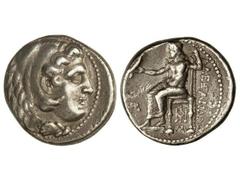 Tetradracma. 336-323 a.C. ALEJANDRO MAGNO. Anv.: Cabeza de Hércules con piel de león a derecha. Rev.: Zeus entronizado a izquierda delante y debajo símbolos, detrás leyenda. AR. (Leves golpecitos). Se