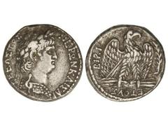 Tetradracma. 54-68 d.C. NERÓN. ANTIOQUÍA (SIRIA). Anv.: Busto de Nerón laureado a derecha, alrededor leyenda. Rev.: Águila en pie a derecha sobre rayo, alrededor leyenda. 14,90 grs. AR. GIC-618. MBC+.