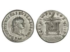 Denario. 79-81 d.C. TITO. Anv.: IMP. TITVS CAES. VESPASIAN. AVG. P. M. Busto laureado a derecha. Rev.: TR. P. IX IMP. XV COS. VIII P. P. Rayo sobre altar engalanado. 3,52 grs. C-316. EBC.