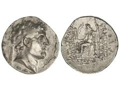 Tetradracma. 150-149 a.C. ALEJANDRO I BALAS. REINO SELÉUCIDA. Anv.: Cabeza diademada de Alejandro a derecha. Rev.: Zeus entronizado a izquierda sosteniendo a Nike, alrededor leyenda. 16,70 grs. AR. (M