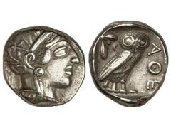 Tetradracma. 449-413 a.C. ATENAS. Anv.: Cabeza de Atenea con casco a derecha. Rev.: Lechuza a derecha, delante A¶E, detrás rama de olivo y creciente. 17,20 grs. AR. Se-2526. MBC+.