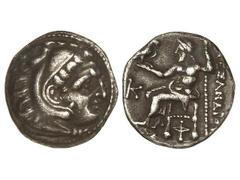 Dracma. 336-323 a.C. ALEJANDRO MAGNO. MACEDONIA. Anv.: Cabeza de Hércules con piel de león a derecha. Rev.: Zeus entronizado a izquierda, delante K, debajo arco y flecha. 4,15 grs. AR. Pátina. Se-6730
