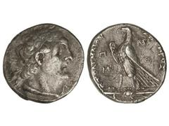 Tetradracma. 285-246 a.C. PTOLOMEO II. EGIPTO. Anv.: Cabeza diademada a derecha. Rev.: Águila en pie a izquierda, alrededor leyenda. 14,15 grs. AE. Se-7774. MBC.