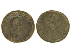 Dupondio. 96-98 d.C. NERVA. Anv.: IMP. NERVA CAES. AVG. P. M. TR. P. II COS. II P. P. Cabeza radiada a derecha. Rev.: FORTVNA AVGVST. S. C. Fortuna en pie a izquierda. 11,33 grs. AE. Pátina verde. C-6