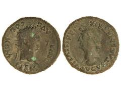 Dupondio. ÉPOCA DE TIBERIO. COLONIA RÓMULA. Anv.: PERM. DIVI AVG. COL. ROM. Cabeza radiada de Augusto a derecha, delante fulmen, encima estrella. Rev.: IVLIA AVGVSTA GENETRIX ORBIS. Cabeza de Livia a 