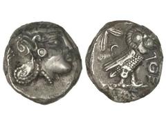 Tetradracma. 375 a.C. EGIPTO. IMITACIÓN TIPOS ATENAS. Anv.: Cabeza de Atenea a derecha. Rev.: Lechuza a derecha, delante A¶E, detrás rama de olivo y creciente. 18,70 grs. AR. MUY ESCASA. MBC+.