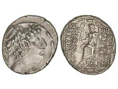 Tetradracma. 92-83 a.C. FILIPO FILADELFO. REINO SELÉUCIDA. SIRIA. Anv.: Cabeza diademada a derecha. Rev.: Zeus sentado a izquierda con Nike y cetro, alrededor leyenda. 15,65 grs. AR. (Ligeramente desc