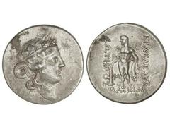 Tetradracma. 148 a.C. THASOS. Anv.: Cabeza de Dionisos a derecha. Rev.: Hércules en pie desnudo, con mazo y piel de león a izquierda, alrededor leyenda. 16,86 grs. AR. (Ligera oxidación en anverso). S