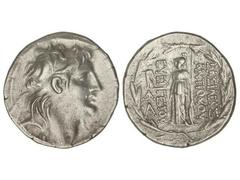 Tetradracma. 138-129 a.C. ANTÍOCO VII. REINO SELÉUCIDA. Anv.: Cabeza diademada a derecha. Rev.: Atenea en pie a izquierda sosteniendo a Nike, delante y detrás leyenda. 16,26 grs. AR. Se-7902. MBC+.