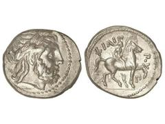 Tetradracma. 352-336 a.C. FILIPO II. AMPHIPOLIS. Anv.: Cabeza de Zeus laureado a derecha. Rev.: Jinete a derecha, alrededor leyenda, debajo símbolo. 13,94 grs. AR. Se-6680 var.; SNG.ANS-738, 746. EBC-