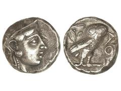 Tetradracma. 480-407 a.C. ATENAS. Anv.: Cabeza de Atenea a derecha con casco. Rev.: Lechuza en pie a derecha, detrás creciente y rama de olivo, delante A¶E. 16,45 grs. AR. Cy-2019. MBC+.