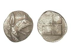 Tetartemorion. 500-475 a.C. PHOKAIA. Anv.: Cabeza de grifo a derecha. Rev.: Cuadrado incuso. 0,20 grs. AR. Klein-481; Se-No cat. MBC+.