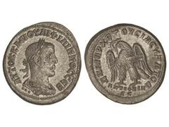 Tetradracma. Acuñada el 249 d.C. FILIPO II. ANTIOQUÍA. Anv.: Cabeza laureada a derecha, alrededor leyenda. Rev.: Águila en pie a izquierda, alrededor leyenda. 11,14 grs. AR. GIC-No cat.; Prieur-493. E