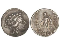 Tetradracma. 148 a.C. THASOS. Anv.: Cabeza joven de Dionisos a derecha, coronada de hojas de hiedra. Rev.: ¶AK¶EOY¶T¶O¶. En exergo: ¶A¶I¶N. Hércules desnudo en pie con maza y piel de león. 16,53 grs. 