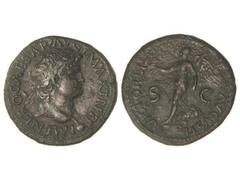 Dupondio. Acuñada el 54-55 d.C. NERÓN. Anv.: IMP. NERO CAESAR AVG. P. MAX. TR. P. P. P. Cabeza laureada a derecha, debajo un globo. Rev.: VICTORIA AVGVSTI S. C. Victoria en marcha a izquierda con palm