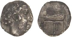 GREEK COINS Tetartemorion. 480-450 a.C. KOLOPHON. IONIA. Anv.: Cabeza de Apolo laureada a derecha. Rev.: TE en monograma. 0,22 grs. AR. Se-4343. MBC+.