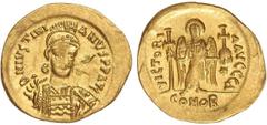BYZANTINE COINS Sólido. JUSTINIANO I (527-565 d.C.). CONSTANTINOPLA. Anv.: D. N. IVSTINIANVS P. P. AVG. Busto de frente con lanza y escudo. Rev.: VICTORIA AVGGG. I. En exergo: CONOB; en el campo estre