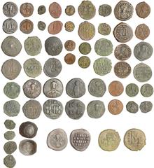 BYZANTINE COINS Byzance - Lot de 30 monnaies de bronze Anastase Ier (507-512), follis, S.19 ; Justin Ier (522-527), Decanummion, S.362 ; Justinien (543-565), Follis, S.220 ; Justinien (543-565), Penta