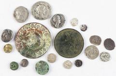 Ancient coins in lots - - Miscellaneous coinage Ancient coins in lots - - Miscellaneous coinage - A mixed small collection of ancient coins in silver and bronze incl. 6 Greek AR Obols, 2 very small Gr