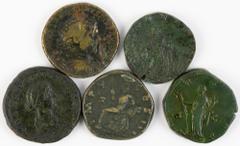 Ancient coins in lots - Roman coinage Ancient coins in lots - Roman coinage - A small lot Roman Sestertii: Lucilla, Marcus Aurelius, Faustina Minor, Caracalla and Philippus I Arabs - in total 5 bronze
