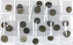 Mixed lot of Antoniniani: Traianus Decius (2x), Probus (2x), Gallienus (3x), Claudius II (4x), Aurelianus (4x), Salonina (3x), Valerianus (2x), Carus (1x), Vabalathus (1x) - totally 22 coins in avg. a
