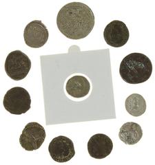 Arabische Rijken - Gevarieerd lot met ca. 20 oude(re) munten wo. Arabisch wb. Parthia (BC 247- AD 224), Abassid Califaat (750-946) en Safaviden (1501-1722) - tevens Rusland (Iwan IV, 1547-1584), enkel