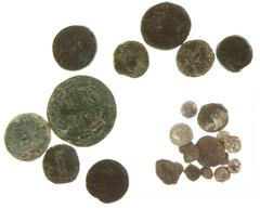 Ancient coins in lots - Interesting lot with 9 Roman bronzes, all minted on Cyprus, including Koinon Cyprion, Augustus, Tiberius, etc. and appr. 15 small silver coins (mainly Stater-parts incl. 1/24, 