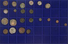 Ancient coins in lots - Lot with 22 ancient coins, mainly Roman in silver (including Valerianus, Volusianus, Macrinus and Gallienus (RIC 308)) and bronze (3rd-4th century), some others, in avg. a.VF, 