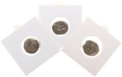 Ancient coins in lots - Celtic Britain Durotriges - A lot with 3 AR Staters (ca. 65 BC-AD 45) with a celticized head of Apollo and rev. a Celticized horse surmounted by pellets (cf. van Arsd. 1235-1) 