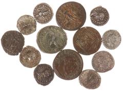 Ancient coins in lots - A small collection of Roman coins: 7 Denarii (Sept. Severus, Geta, Lucius Verus, Marcus Aurelius, Julia Mamaea, -Maesa and Plautilla), 3 Folles (Maxentius, Maximianus and Diocl