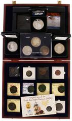 Munten Nederland in doosjes - Doos met 13 zilveren Dukaten, 2 cassettes met diverse munten en penningen (wb. Romeins), tevens iets divers