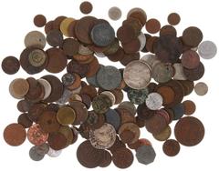 Munten buitenland in doosjes - Divers / Miscellaneous - Doosje met oudere wereldmunten wb. Portugal, India, iets Romeins etc. etc.