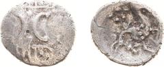 Ancient coinage Celts - Britain - Iceni - AR Unit (ca 2nd/1st century BC, 1.15 gm 12.9 mm) Crescents back to back, with two pellets between and lines and rows of pellets extending outwards / Stylised 