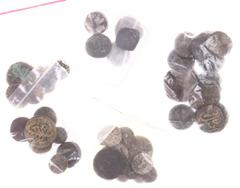 Ancient coins in lots Ancient coins in lots - A mixed lot ancient coins of the Kushans, Indo-Greeks, Parthians, Indo-Scythians and the Seleukids, both bronze and silver, in mixed conditions - totally 
