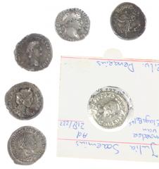Ancient coins in lots Roman coinage - A small lot of Roman Denarii: Republic (Baebius Tampilus), Julia Mamaea, Julia Soaemias (VENVS CELESTIS), Severus Alexander, Traianus (Victoria) and the best coin