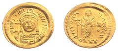 Ancient coinage / Byzantine Byzantine Coinage - Justinianus I (527-565) - AV Solidus / 20 Siliquae (Constantinople AD 542-565, 3.70 g) - DN IVSTINIANVS PP AVG Helmeted and cuirassed bust facing, holdi