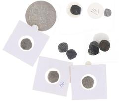 World Coins (boxes) Arabian Empires - Lot with 3x AR Dirham Ghaznavid Farrukhzad bin Mas'ud (1053-59), AR 2 zolota AH1187/Ry.12, AR Akçe (1.61 g.) struck by the Ottoman Mehmed Çelebi (AD1403-13) Amasy