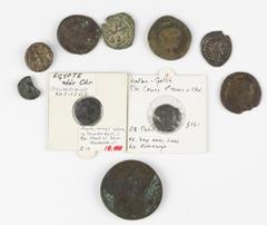 Ancient coins in lots - Miscellaneous A small lot ancient cois including a Roman Sestertius, As and Follis (Gordianus, Traianus and Diocletianus), an Antoninianus of Herennius Etruscus, an Alexandrini