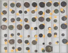 Ancient coins in lots - Roman coinage Ancient coins in lots - Roman coinage - A Lindner tray with a collection of 60 late Roman Folles: Valerianus, Theodosius, Gratianus, Constantius II, Marcianus, Io