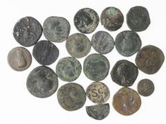 Ancient coins in lots - Roman coinage Ancient coins in lots - Roman coinage - A small lot Roman Folles, mainly late period, middle modules like Valentinianus, Theodosius, Gratianus etc. - in total 13 