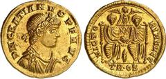 RÖMER RÖMISCHES KAISERREICH. GRATIANUS 367-383. Solidus (367/375) 4,41g, Trier. Paludamentbüste m. Rosettendiadem n.r. D N GRATIANVS P F AVG / VICTOR-IA AVGG Victoria beschützt thronendes Kaiserpaar; 