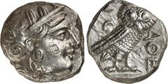 GRIECHEN ATTIKA. ATHEN. Tetradrachmon (360/330 v.Chr.) 17,26g. Athenakopf n.r. / AQE Eule steht n.r., Kopf v.v.; l. Ölzweig u. Mondsichel. Svor. 19, 31-34 var. . Vs. Spuren e. Ggstpl., gereinigt ss183